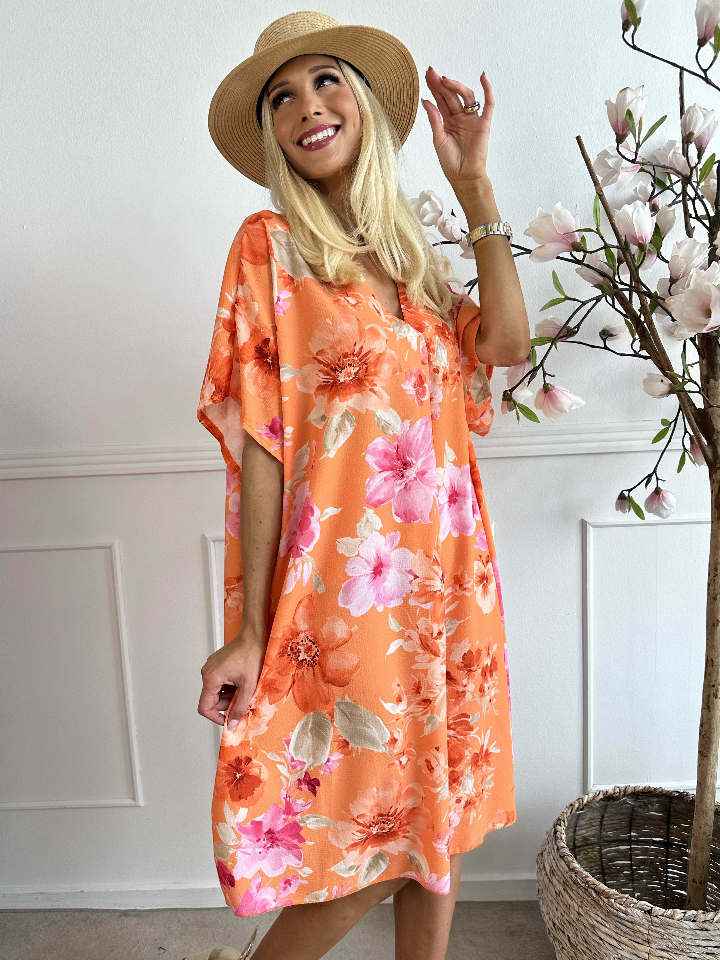 Mallie - Blommönstrad skjortklänning med v-ringning